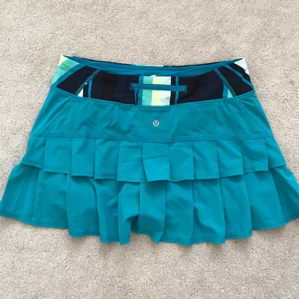 Lululemon rare skirt!!